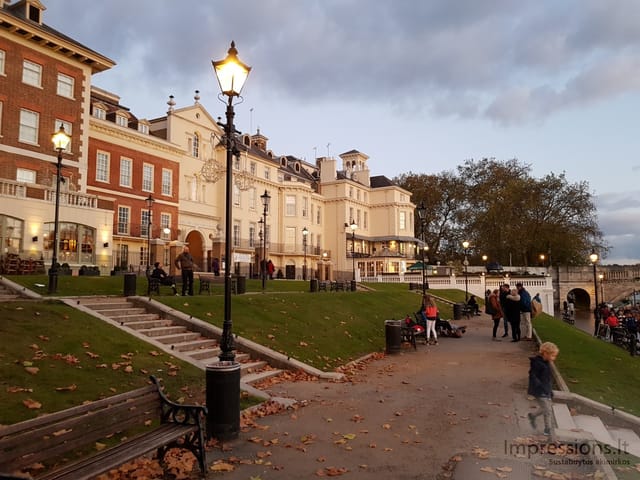 Richmond ir delfinas Temzėje