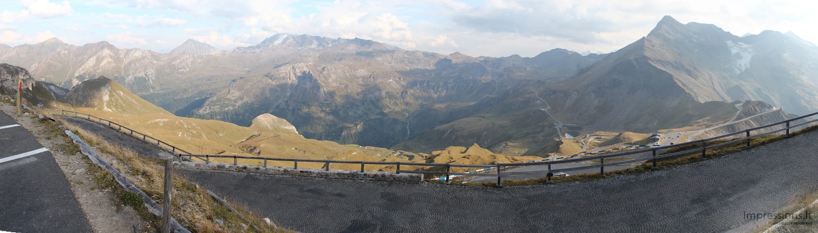 Alpių panorama iš aukščiausio Gross Glockner kelio taško
