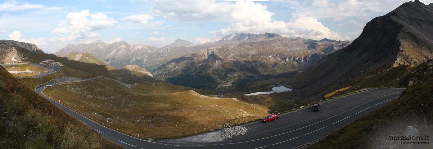 Alpių panorama iš aukščiausio Gross Glockner kelio taško