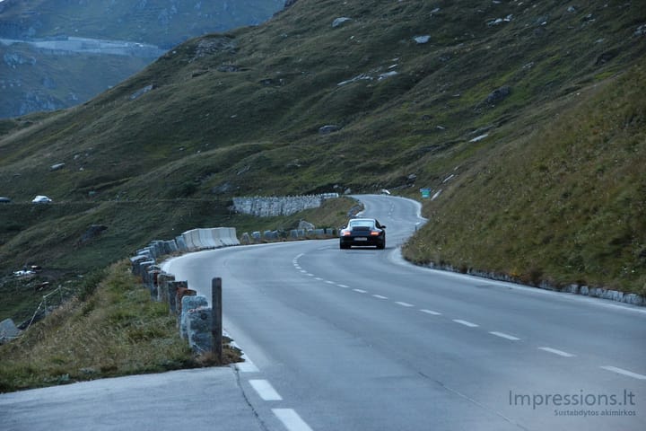 Keliu pralekia Porsche
