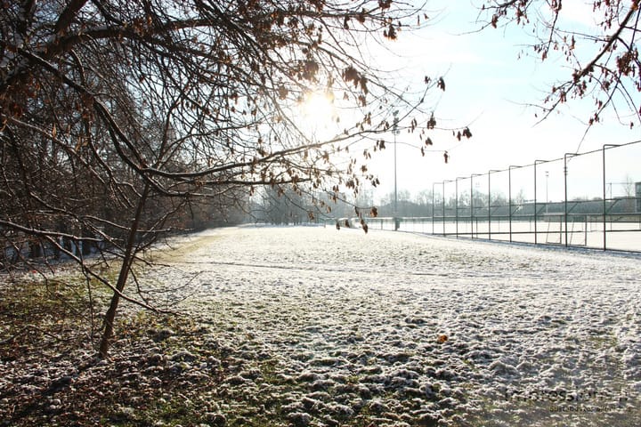 Nušvitęs šaltas žiemos dangus