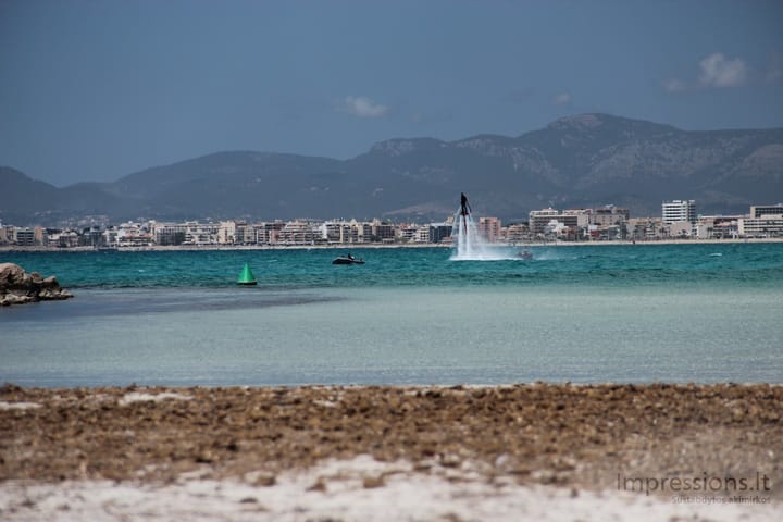 Maljorka: El Arenal paplūdimys ir naktinė Palma de Mallorca