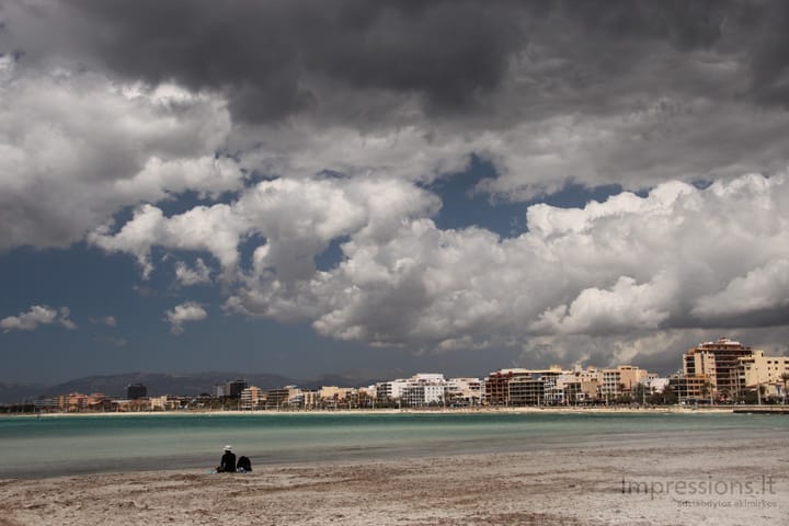Maljorka: El Arenal paplūdimys ir naktinė Palma de Mallorca