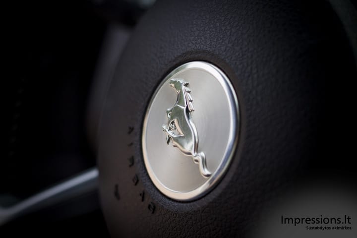 EF 50mm f1.8 II objektyvu. Mustangas.