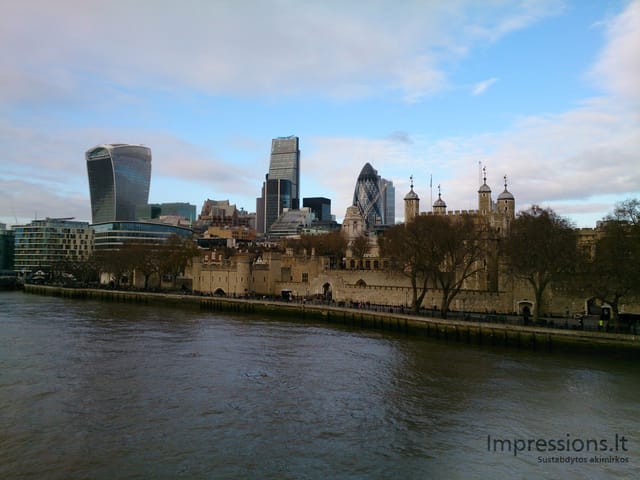 Londonas mobiliai gruodį