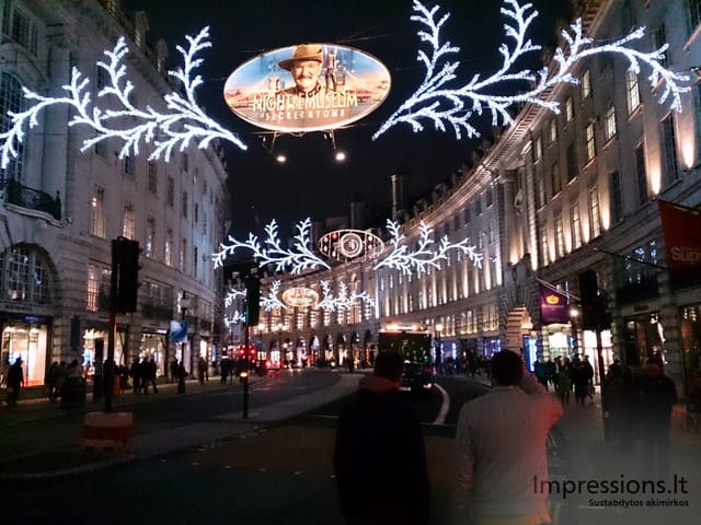 Kalėdiškai papuošta Regents str.