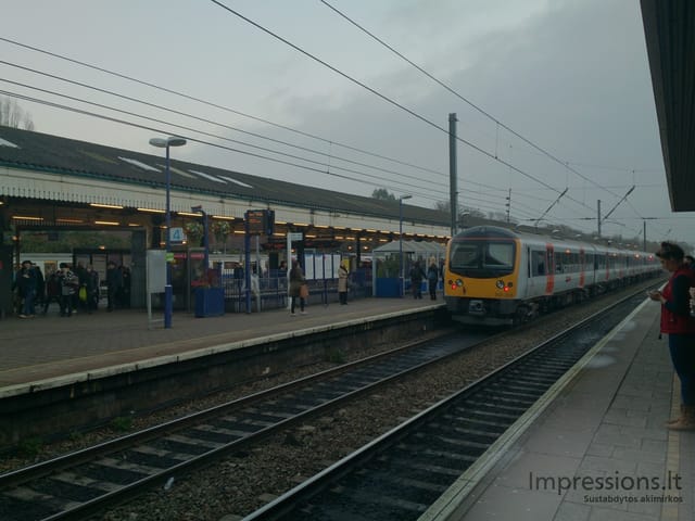 Londonas mobiliai gruodį