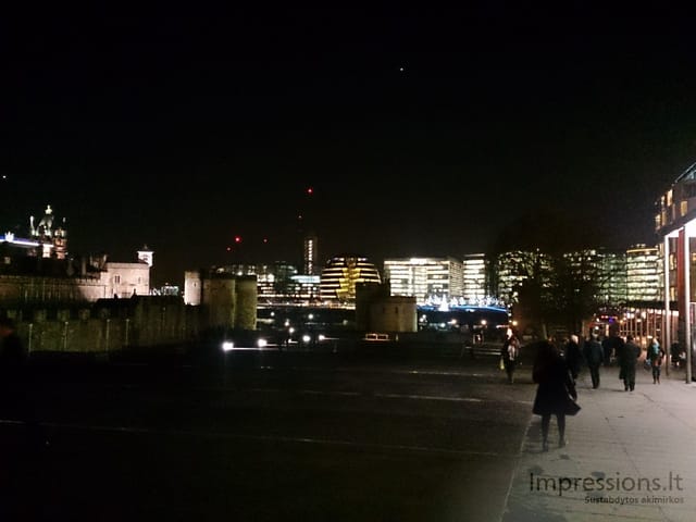 Londonas mobiliai gruodį