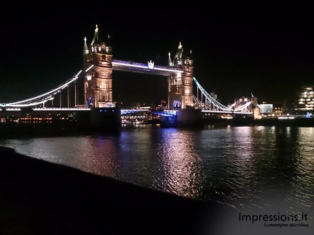 London Bridge naktį