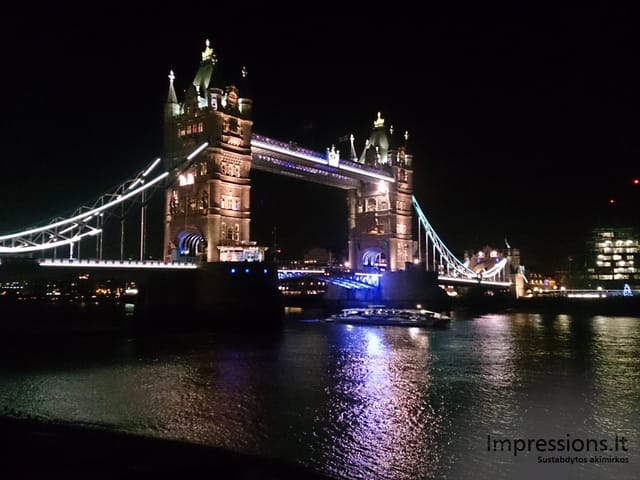 London Bridge naktį