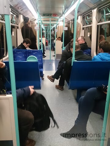 Londonas mobiliai gruodį