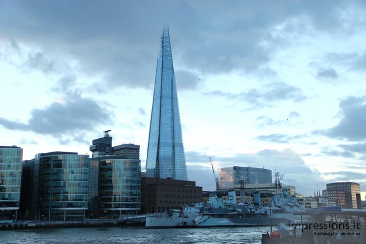 Shard, aukščiausias Europos pastatas saulei leidžiantis
