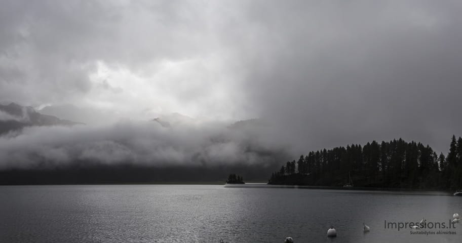 Silsersee ežeras prie Maloja. Alpės, Šveicarija.