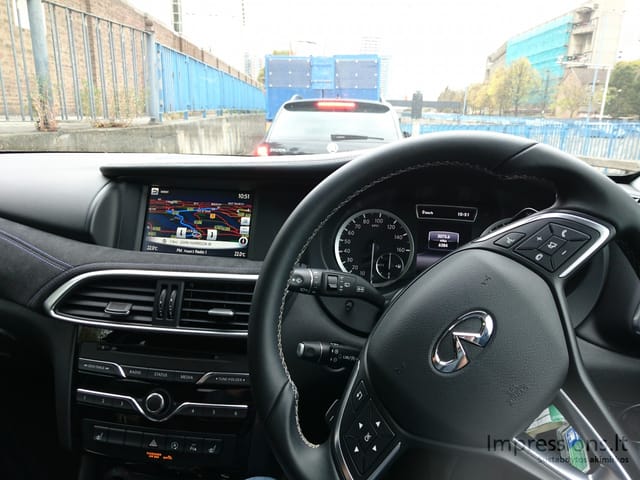 Infiniti Q30 `2016