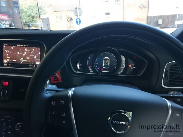 Volvo V40 R-design `2017