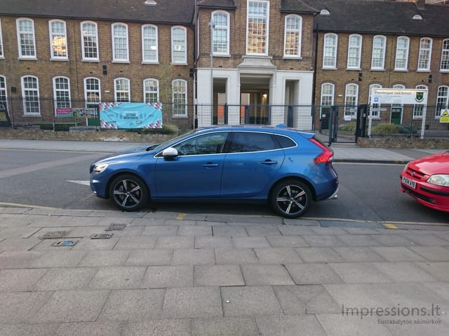 Volvo V40 R-design `2017