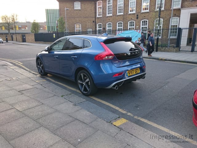 Volvo V40 R-design `2017