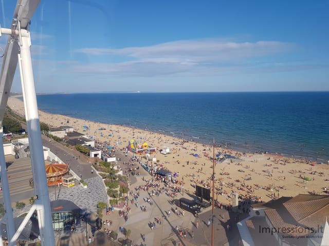 Bournemouth paplūdimys karštą dieną