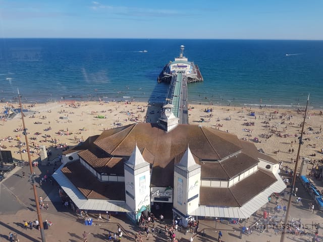 Bournemouth pier iš apžvalgos rato