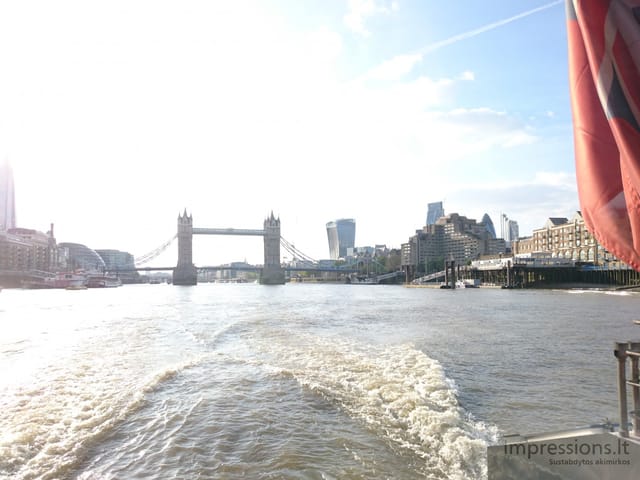 Tolstant nuo Tower Bridge