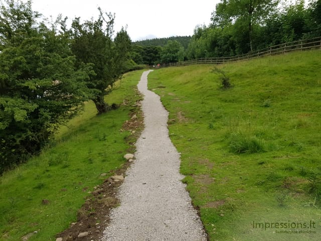 Takeliais prie užtvankos, Peak District