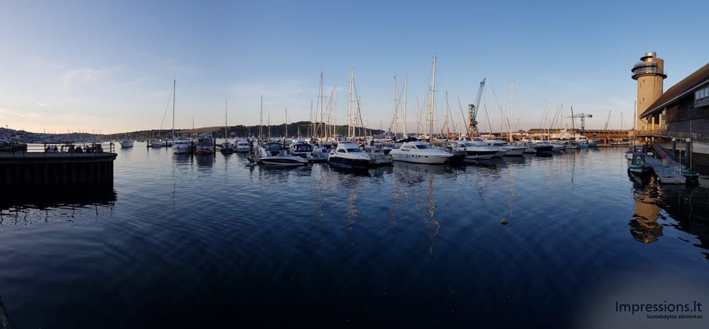 Jachtų pilnas Falmouth uostas