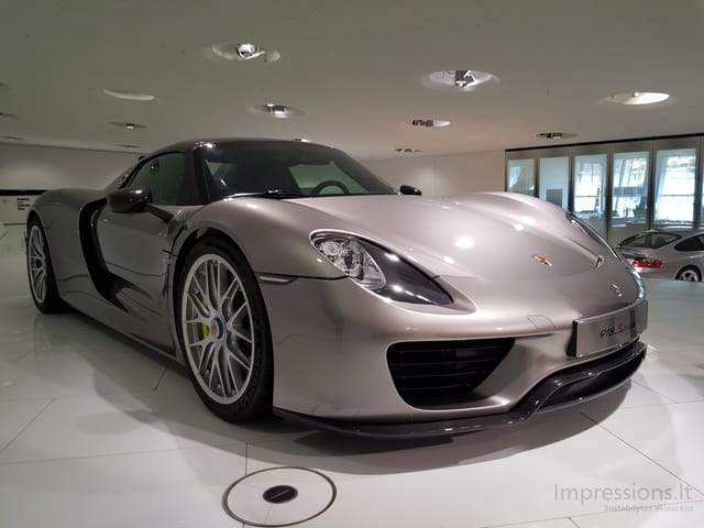 Stuttgart Porsche muziejus