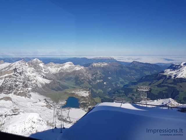 3km aukštyje pilna sniego