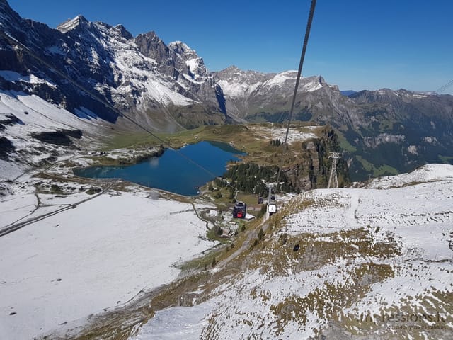 Trubsee ežeras su sniegu aplink