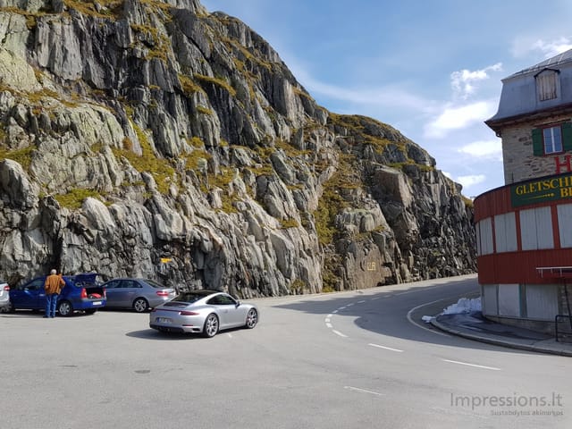Godžiai orą siurbiančios turbinos sušvilpia - ir jo čia nebėra