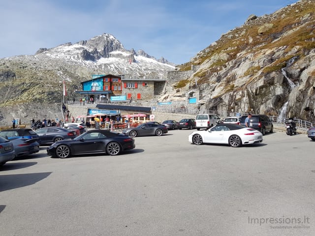 Visur aplinkui mane persekioja Porsche