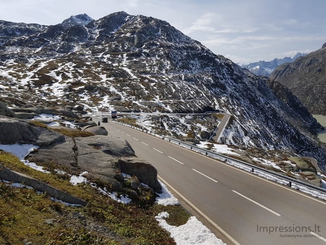 Leidžiamės Grimselpass