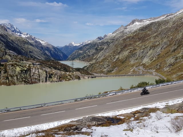 Leidžiamės Grimselpass
